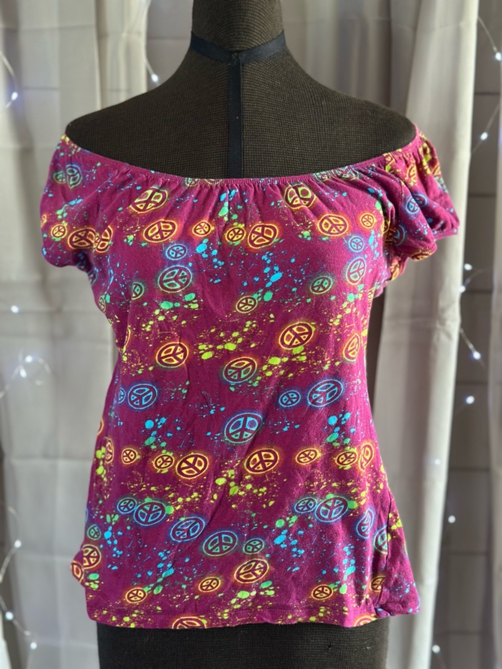 Self Esteem magenta peace sign off the shoulder babydoll top Size XL